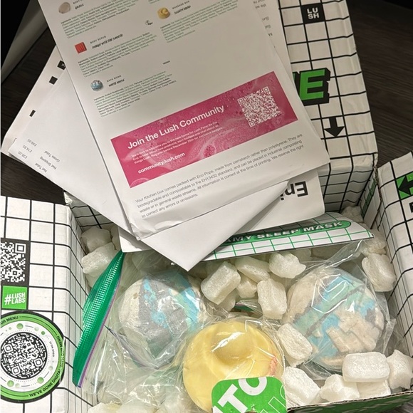 Lush Body Washes Bath Bombs Lotions and Scrubs - Picture 9 of 13